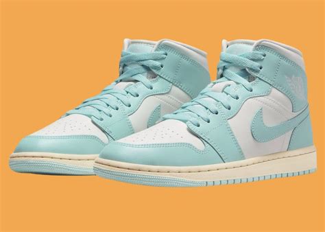 Jordan 1 Mid Light Dew (Women's) 